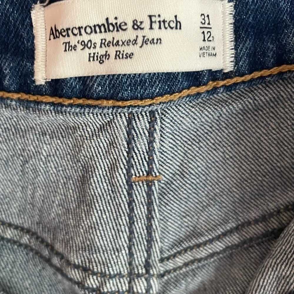 🆕 Abercrombie & Fitch Vintage 90s Relaxed High Rise Size 12R Blue Jeans